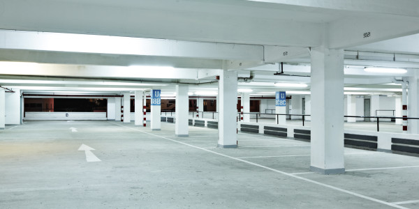 Comprar / Vender Apartamentos y Lofts en Badalona · con Garaje / Parking