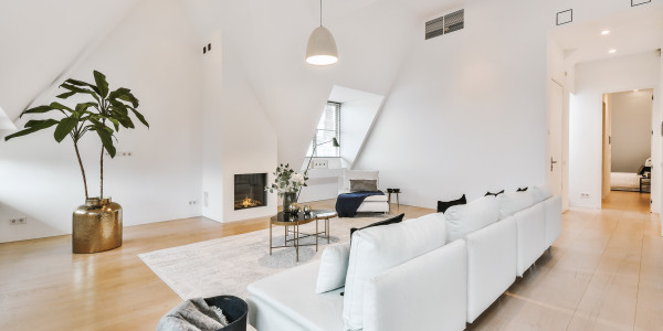 Comprar / Vender Casas Unifamiliares y Chalets en Badalona · con Tarima Flotante