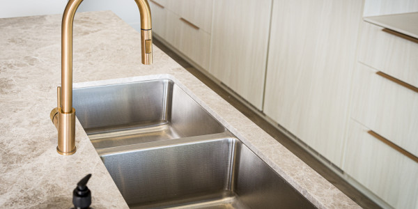Comprar / Vender Casas Unifamiliares y Chalets en Badalona · con Cocinas de Diseño