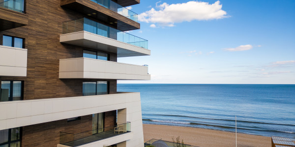 Comprar / Vender Pisos y Plantas Bajas en Badalona · con Vistas