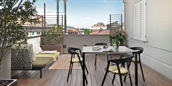 Comprar / Vender Pisos y Plantas Bajas en Badalona · con Terraza