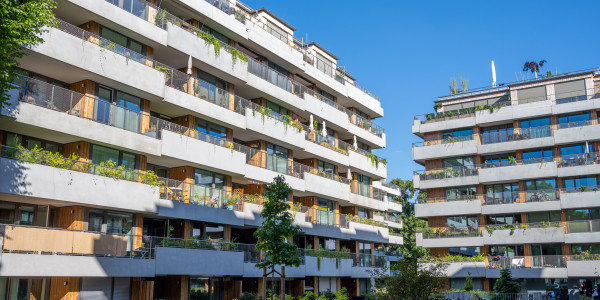 Compraventa de Inmuebles en Badalona · Pisos con Zona Comunitaria