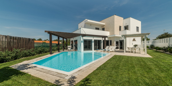 Inversores, Intermediarios, Agentes y Brokers Inmobiliarios en Badalona · Villas