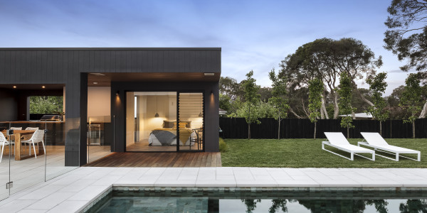 Inversores, Intermediarios, Agentes y Brokers Inmobiliarios en Badalona · Casas Diseño Minivalista