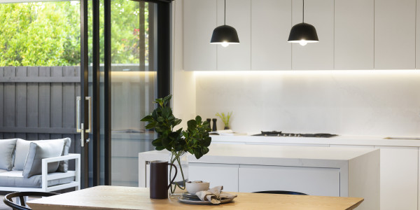 Inversores, Intermediarios, Agentes y Brokers Inmobiliarios en Badalona · Plantas Baja